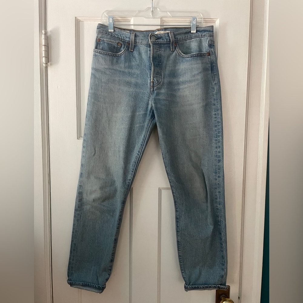 Levis Wedgie size 29